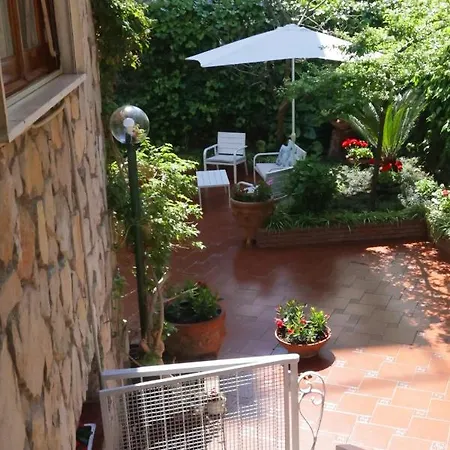 Apartment Garden House Giulia Sorrent