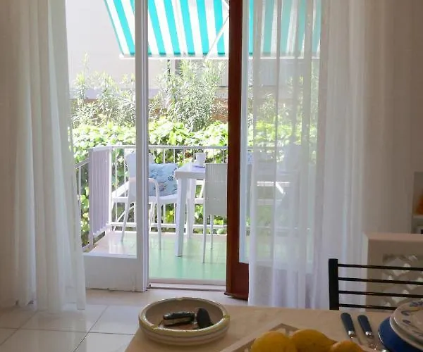 Apartment Garden House Giulia Sorrento