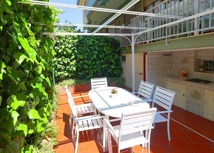 Garden House Giulia Daire *