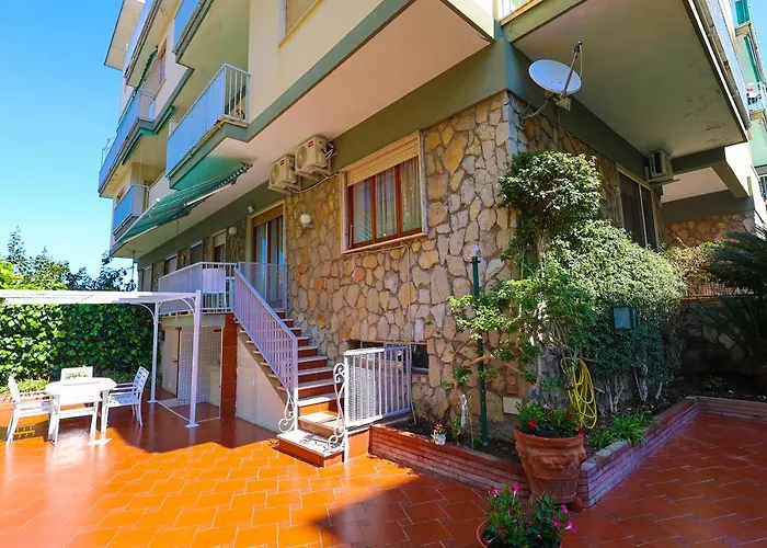 Apartment Garden House Giulia