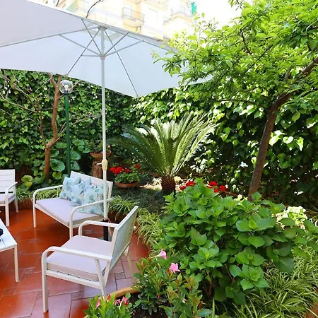 Garden House Giulia Apartman